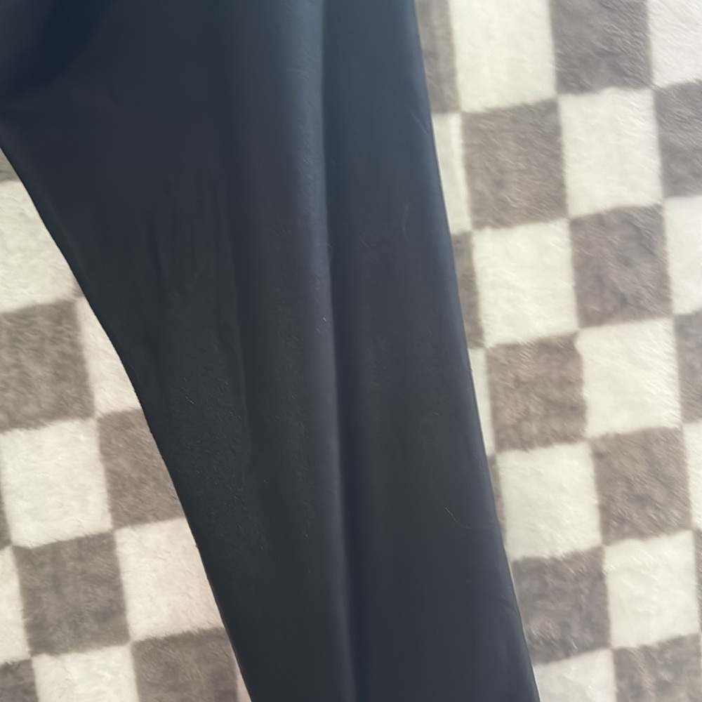 Athleta large black leggings with light pink stiching - Picture 5 of 7
